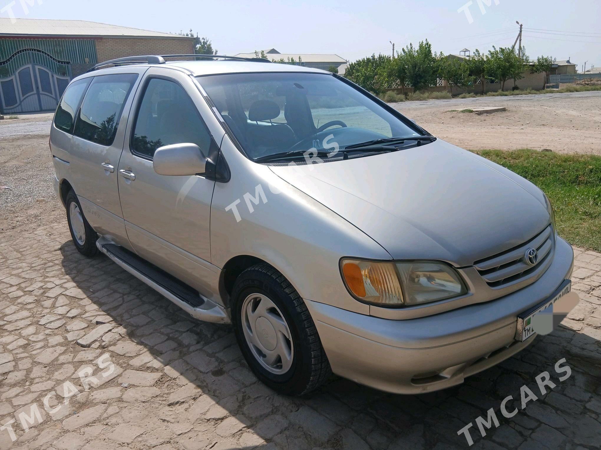 Toyota Sienna 2002 - 150 000 TMT - Sakarçäge - img 3
