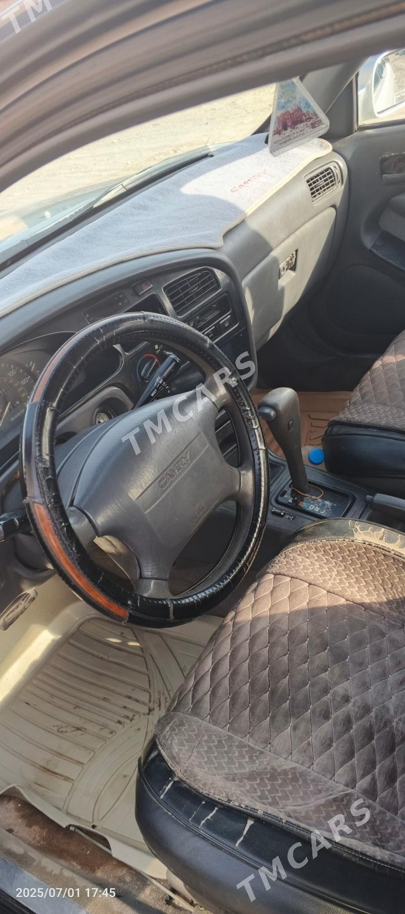 Toyota Camry 1993 - 70 000 TMT - Халач - img 3