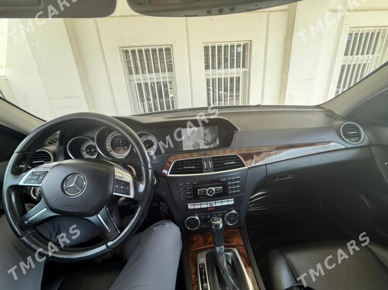Mercedes-Benz C300 2012 - 240 000 TMT - Türkmenbaşy - img 3