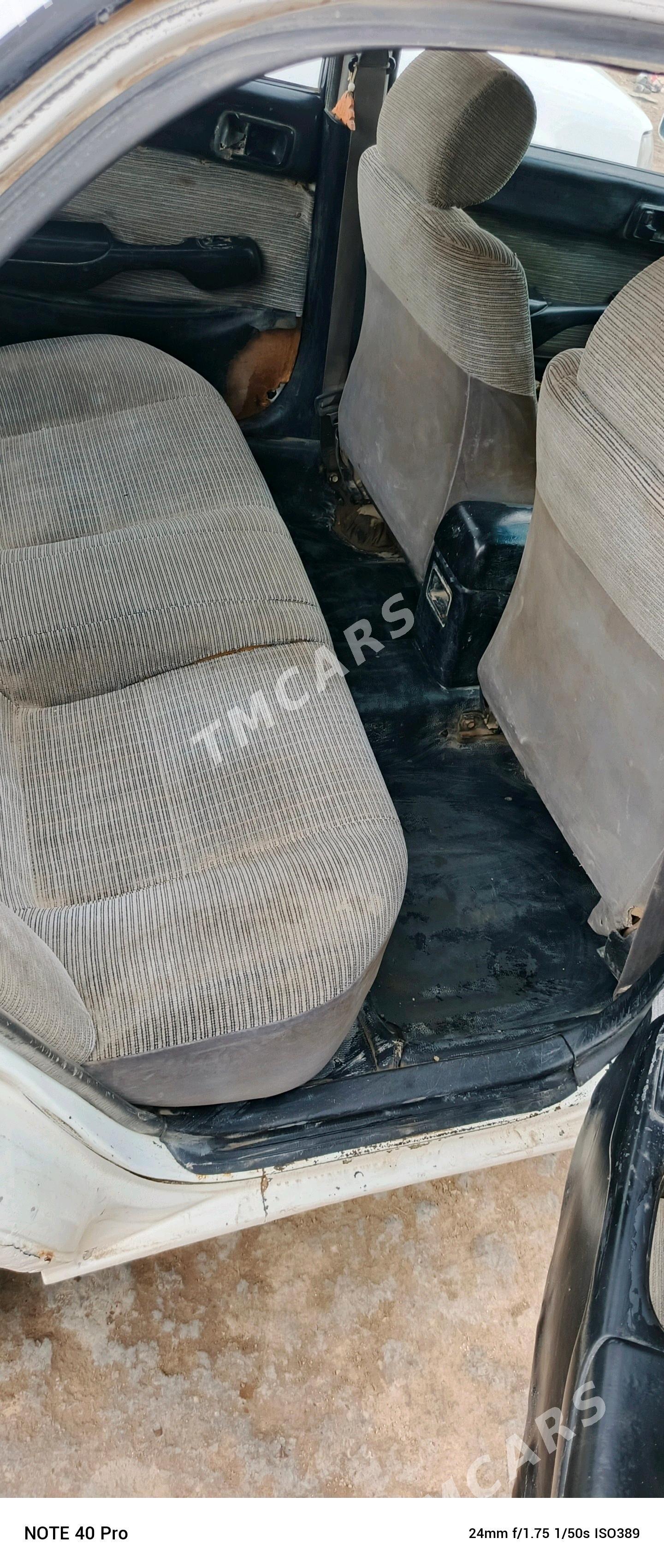 Toyota Carina 1993 - 18 000 TMT - етр. Туркменбаши - img 2