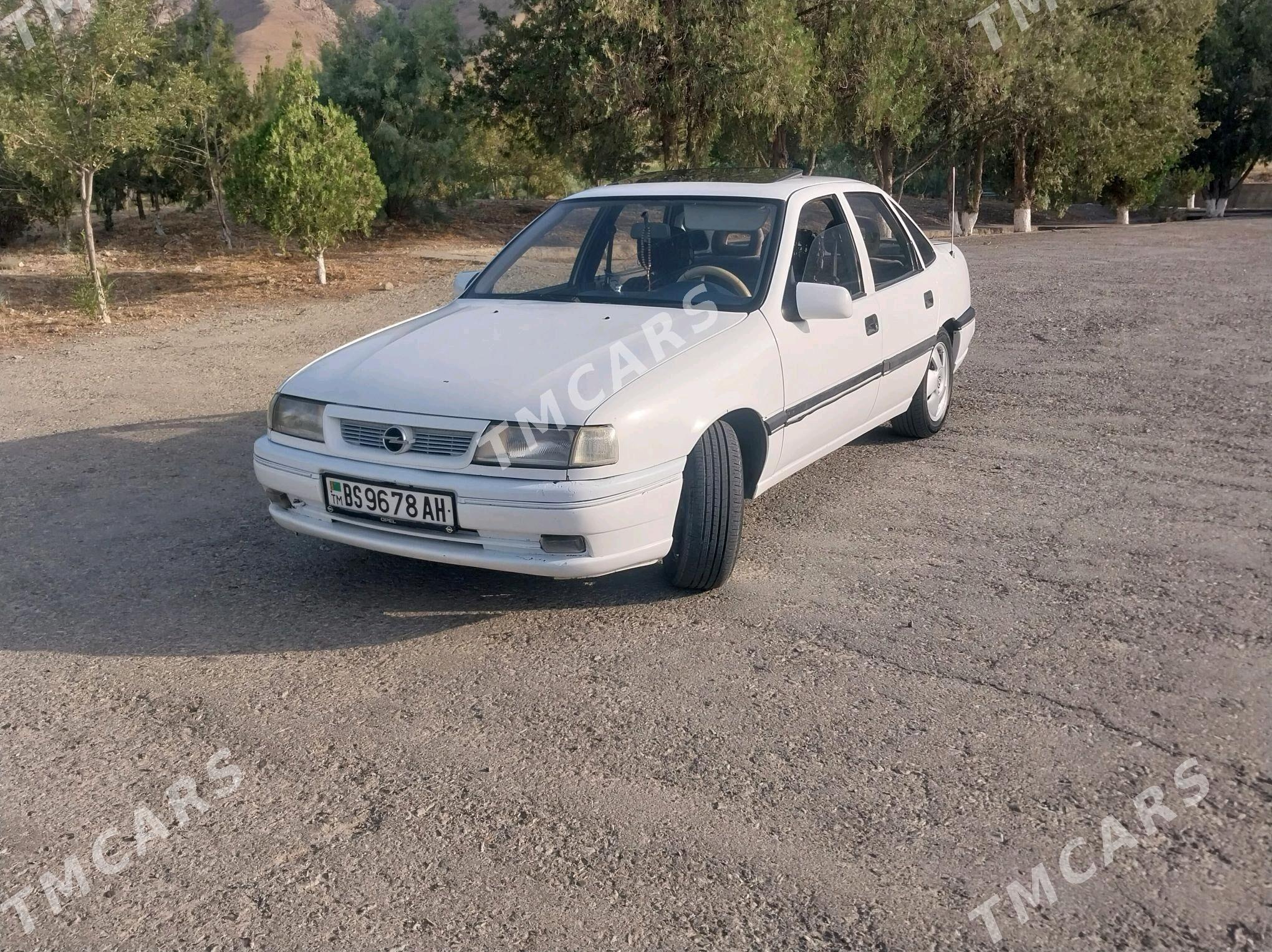 Opel Vectra 1992 - 42 000 TMT - Бахарден - img 3