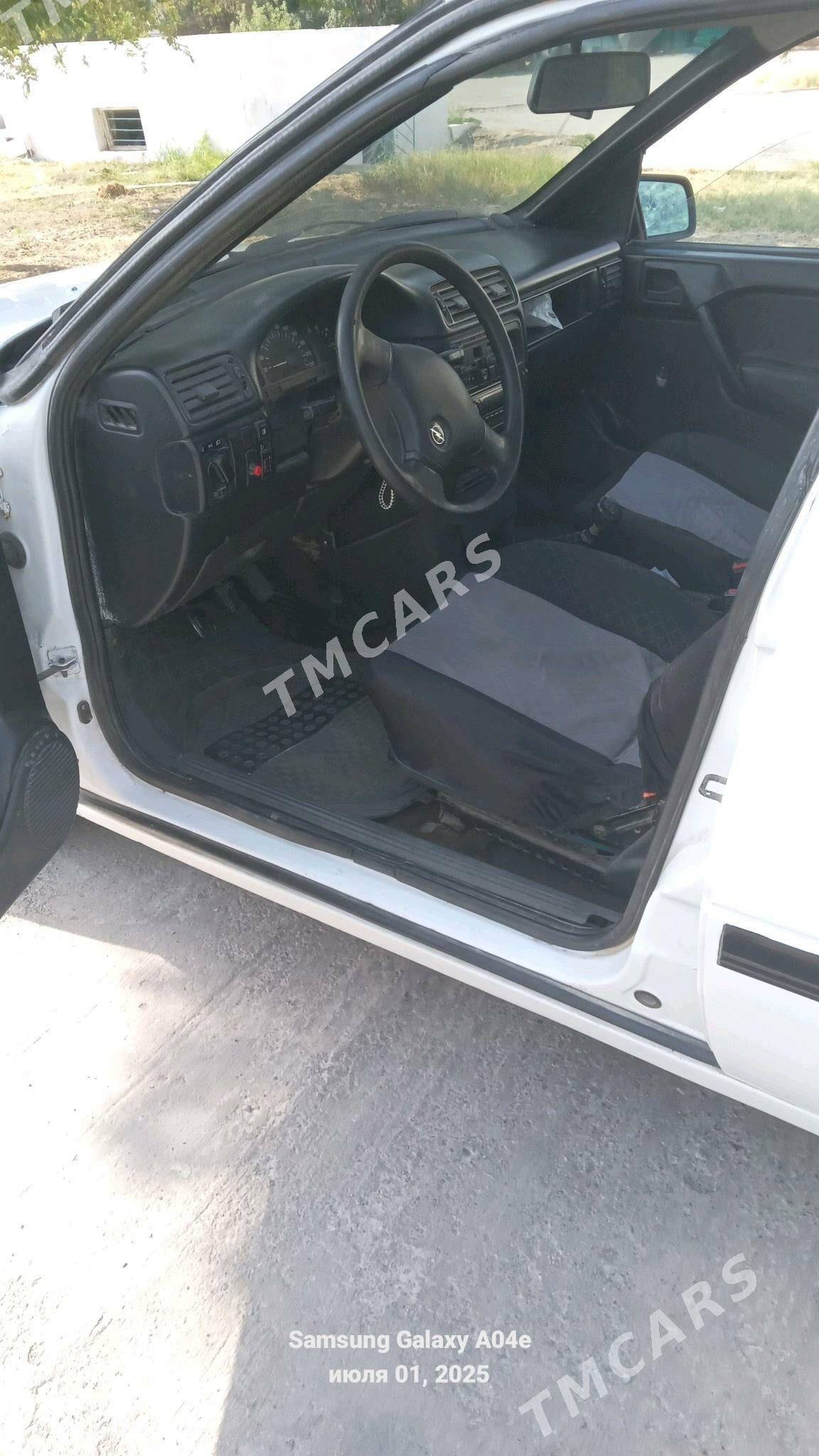 Opel Vectra 1993 - 45 000 TMT - Farap - img 3