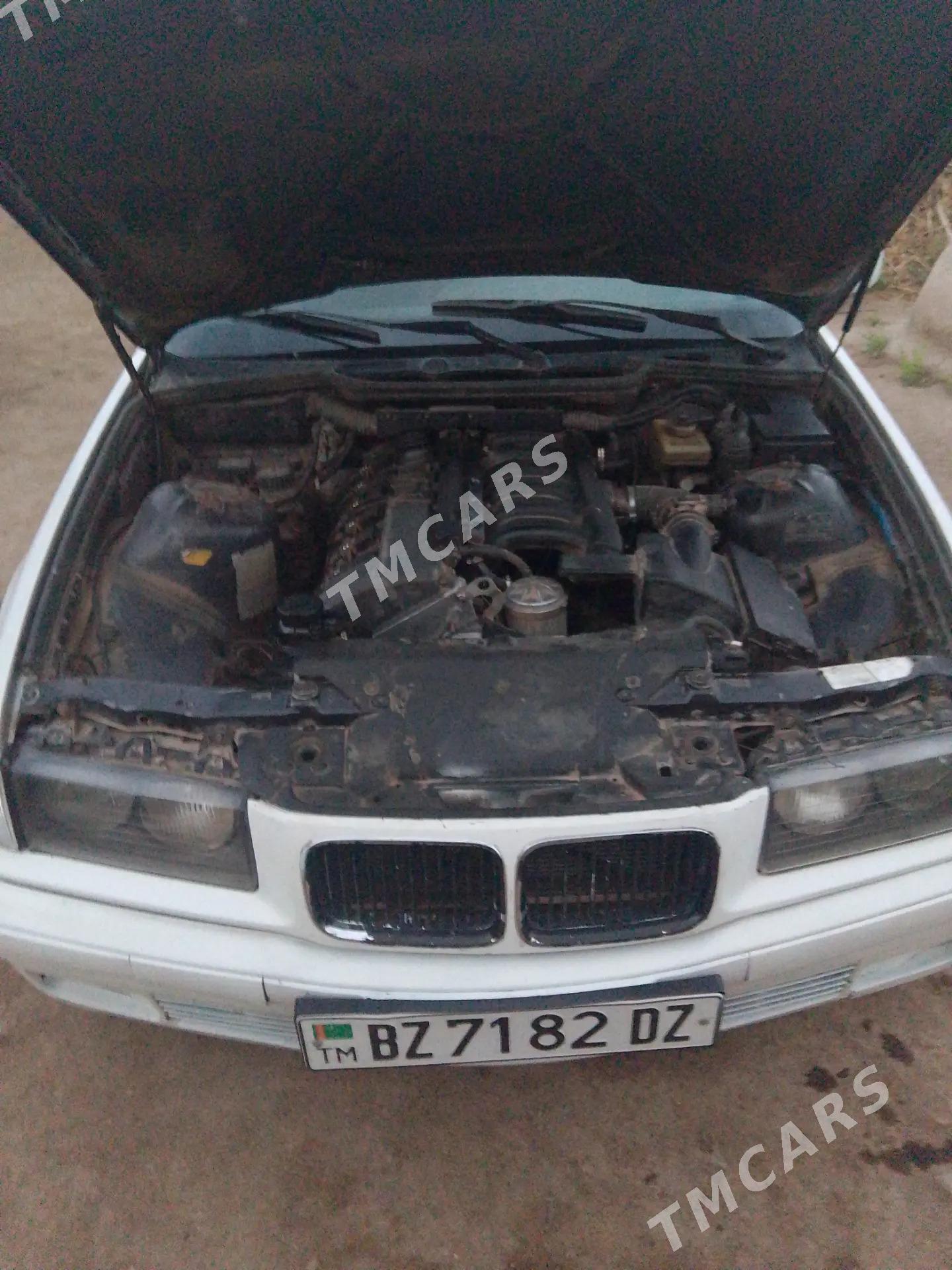 BMW 325 2000 - 40 000 TMT - Губадаг - img 5
