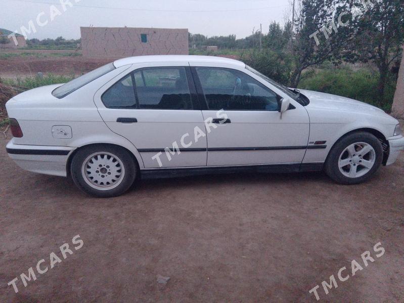 BMW 325 2000 - 40 000 TMT - Губадаг - img 3