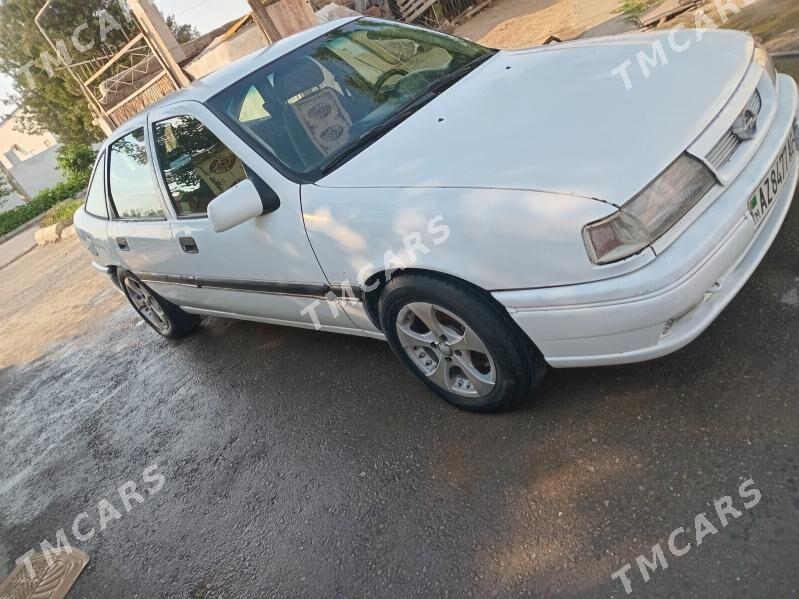 Opel Vectra 1994 - 25 000 TMT - Gypjak - img 4