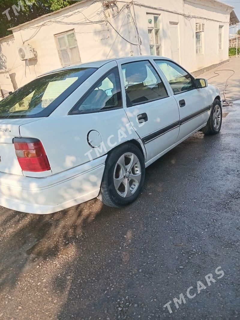 Opel Vectra 1994 - 25 000 TMT - Gypjak - img 7