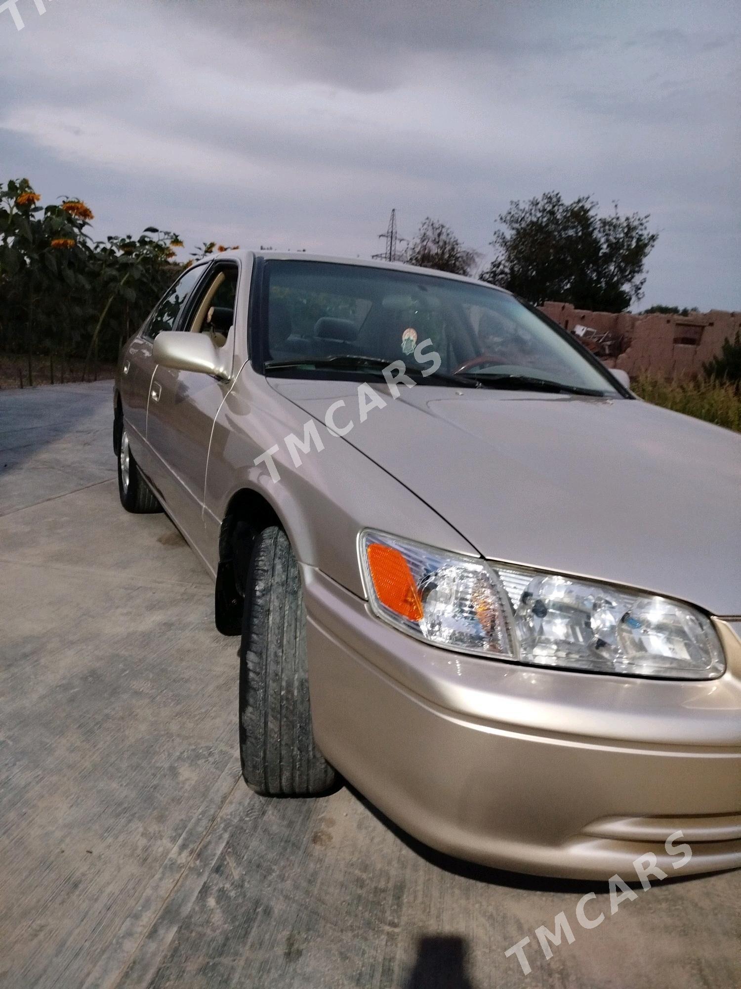 Toyota Camry 1998 - 112 000 TMT - Дашогуз - img 3