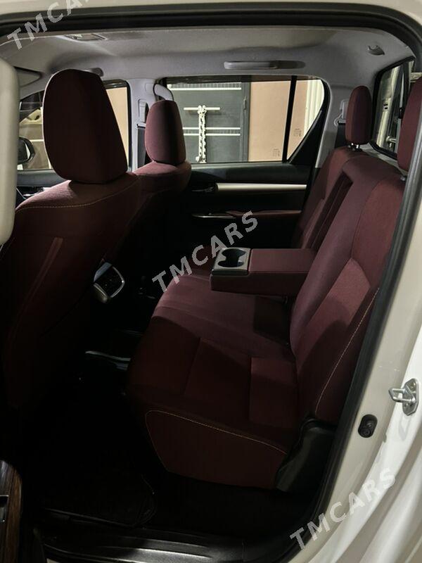 Toyota Hilux 2021 - 550 000 TMT - Aşgabat - img 7