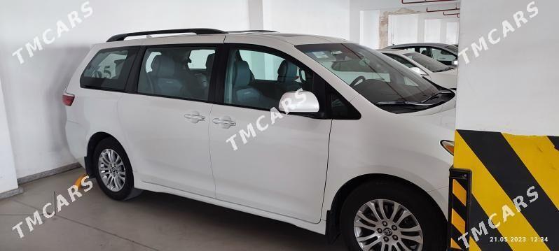 Toyota Sienna 2018 - 440 000 TMT - Ашхабад - img 2
