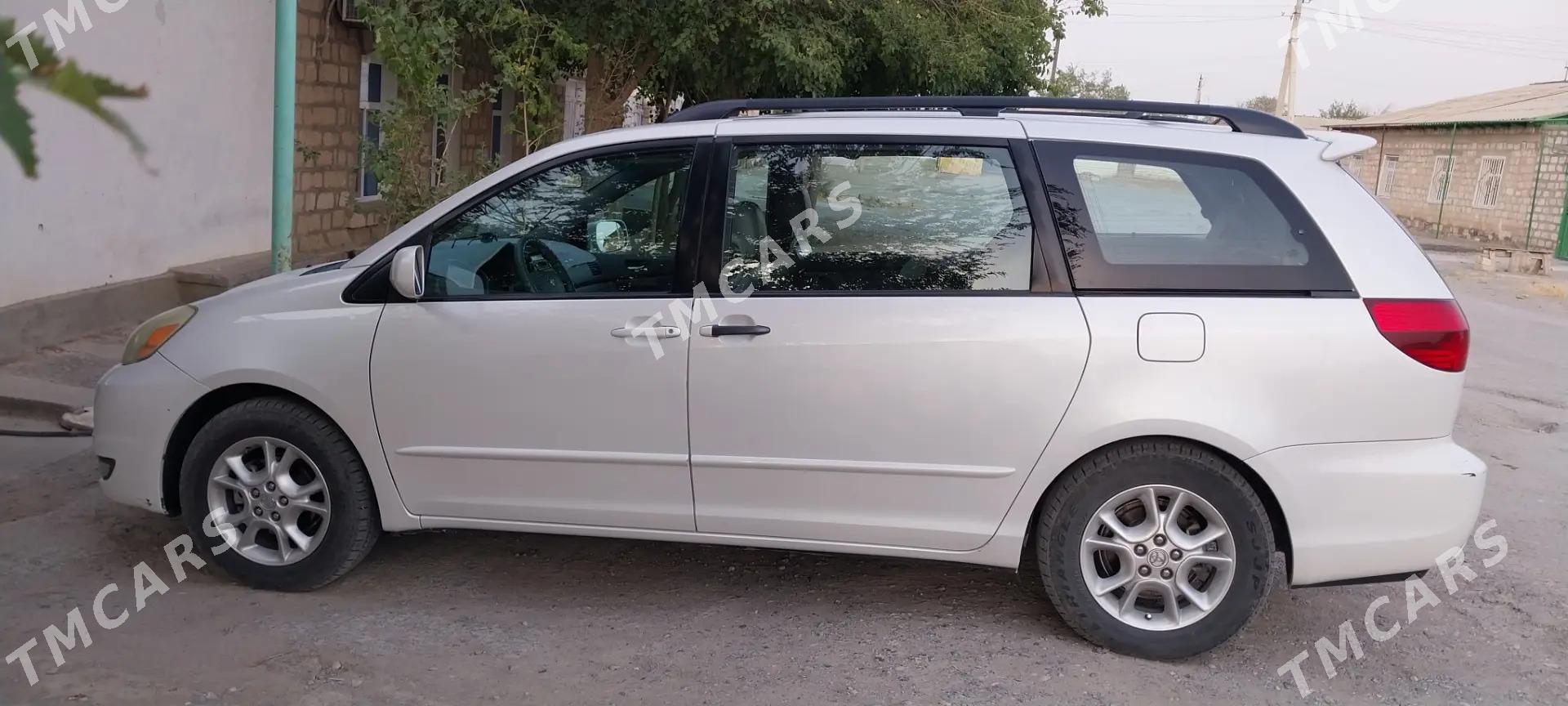 Toyota Sienna 2005 - 270 000 TMT - Гызыларбат - img 2