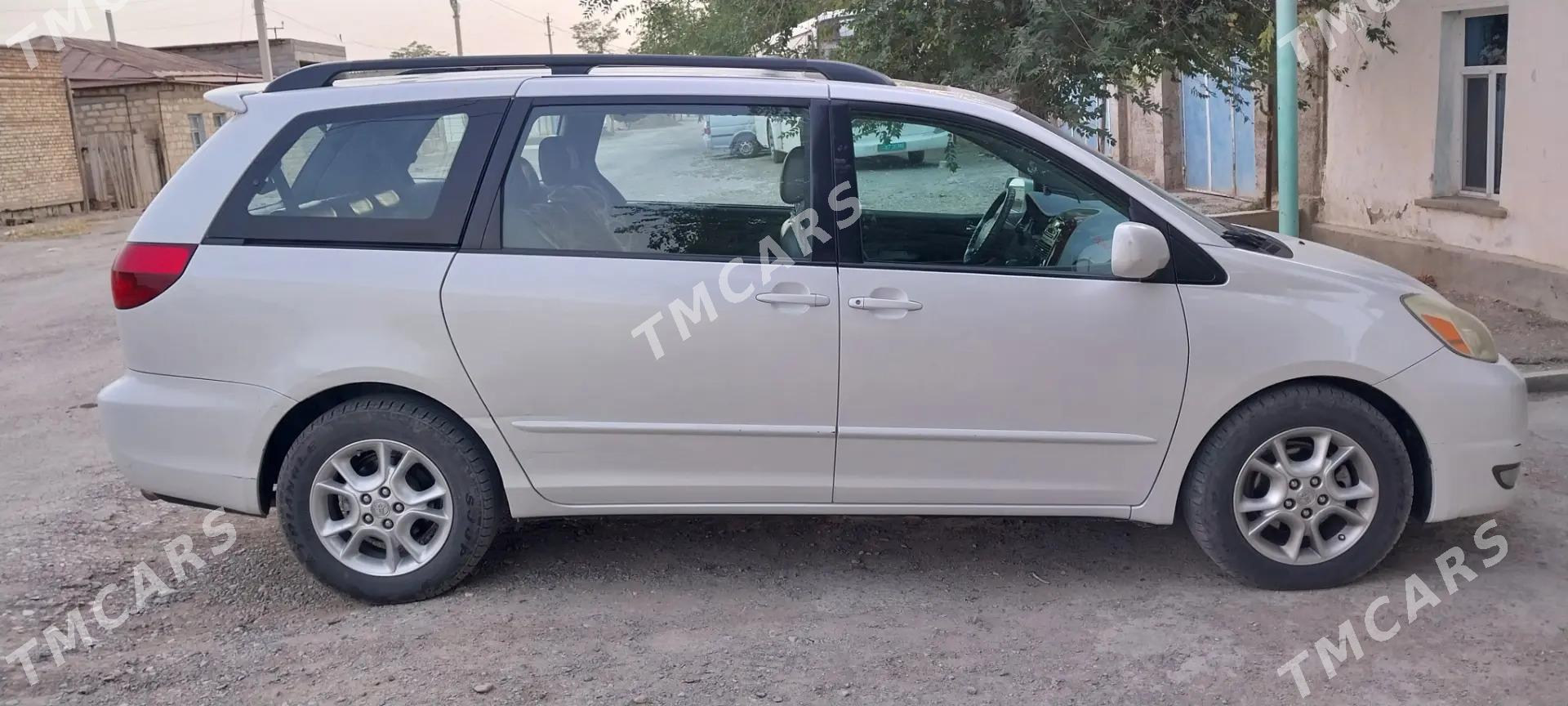 Toyota Sienna 2005 - 270 000 TMT - Гызыларбат - img 4