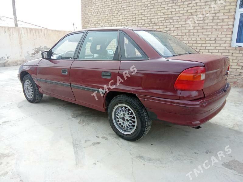 Opel Astra 1993 - 37 000 TMT - Мары - img 3