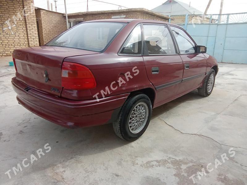 Opel Astra 1993 - 37 000 TMT - Мары - img 4
