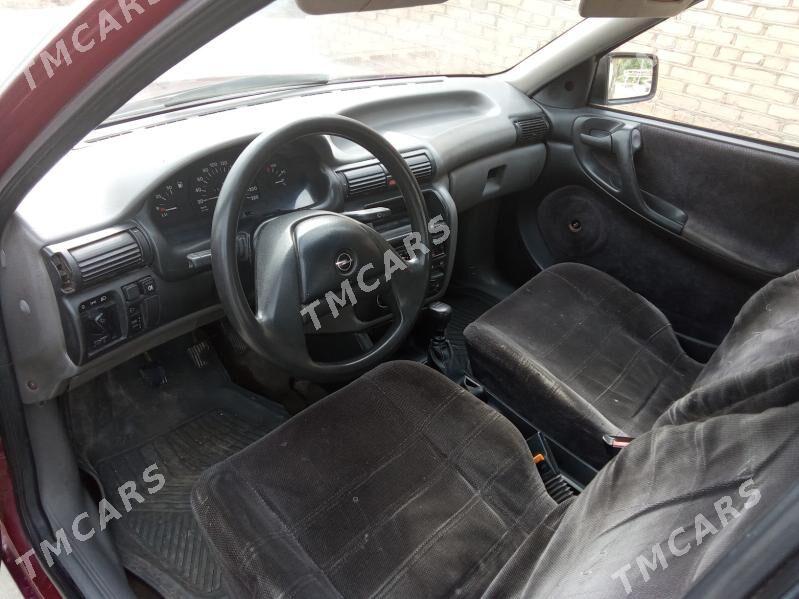 Opel Astra 1993 - 37 000 TMT - Мары - img 5