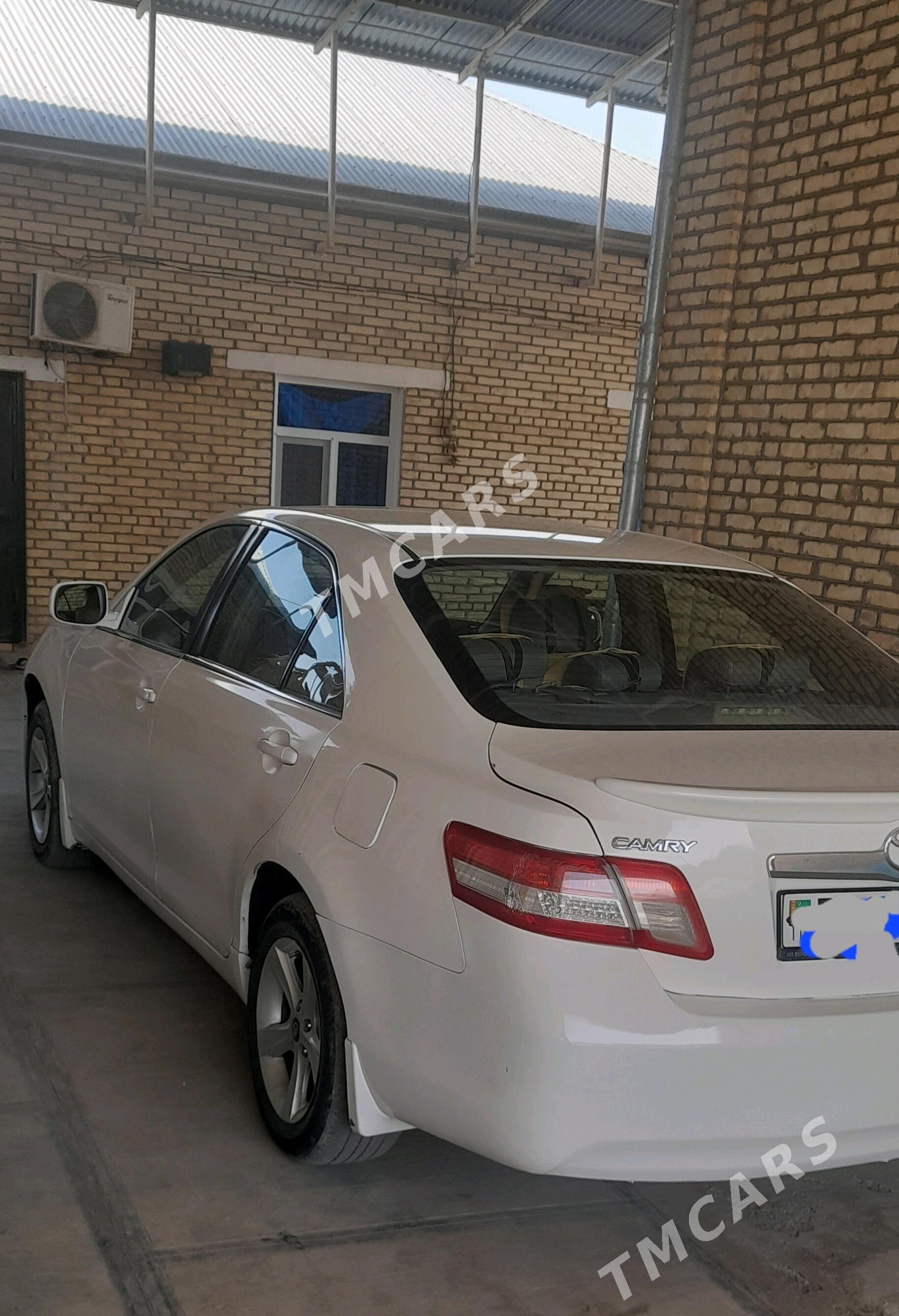 Toyota Camry 2010 - 135 000 TMT - Baýramaly - img 2