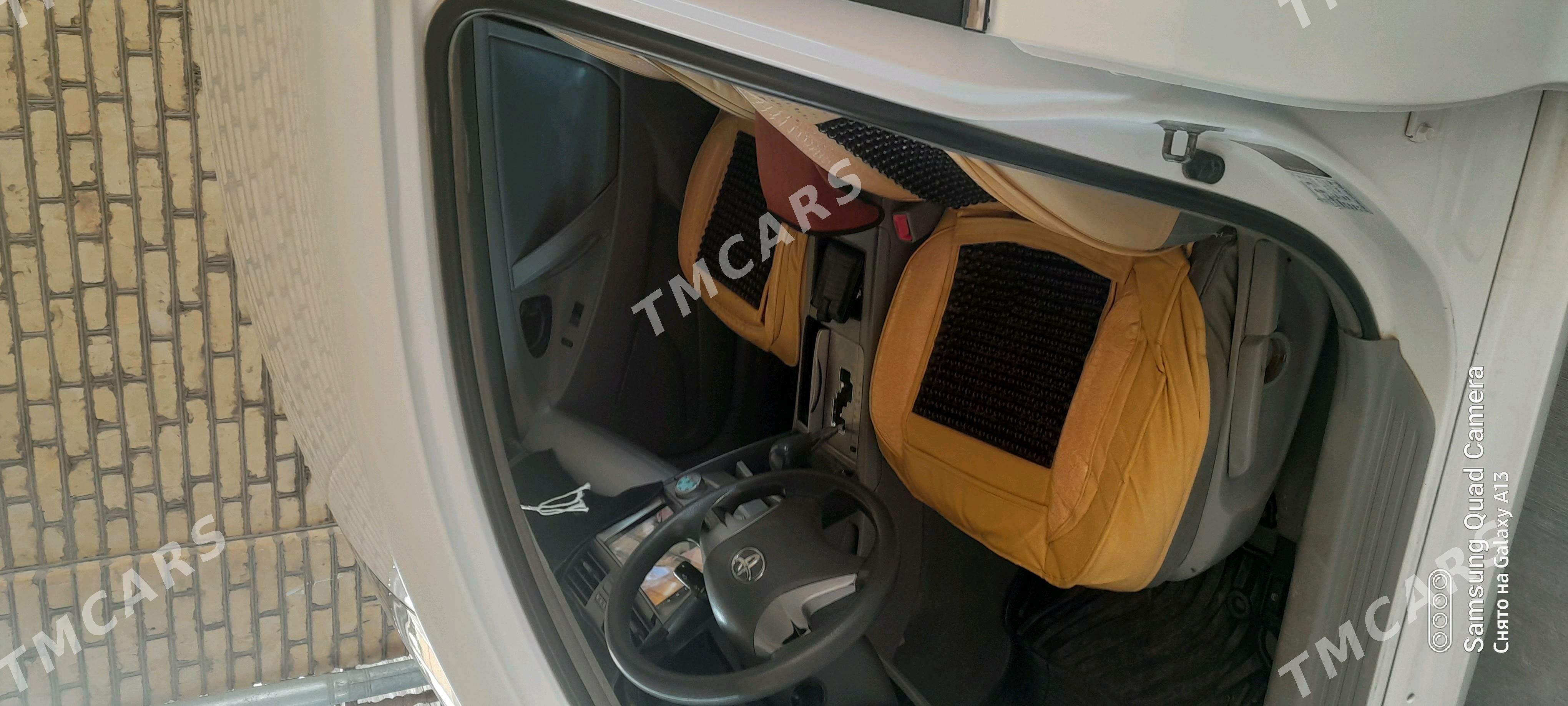 Toyota Camry 2010 - 135 000 TMT - Baýramaly - img 3
