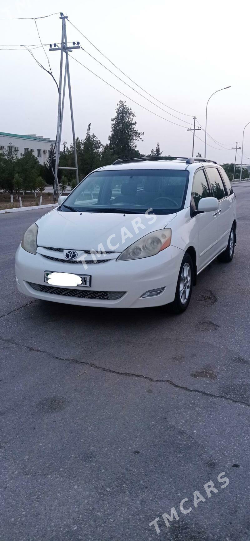 Toyota Sienna 2007 - 195 000 TMT - Balkanabat - img 2