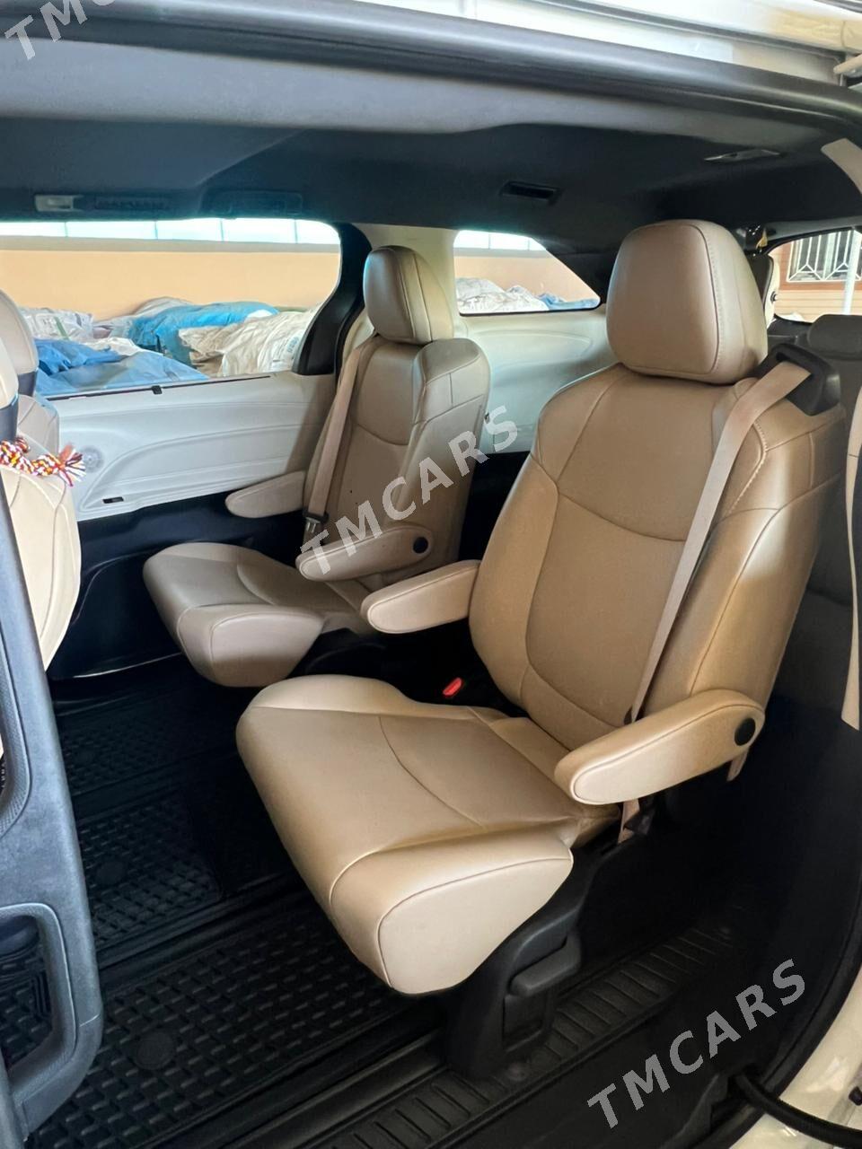 Toyota Sienna 2022 - 690 000 TMT - Мары - img 5