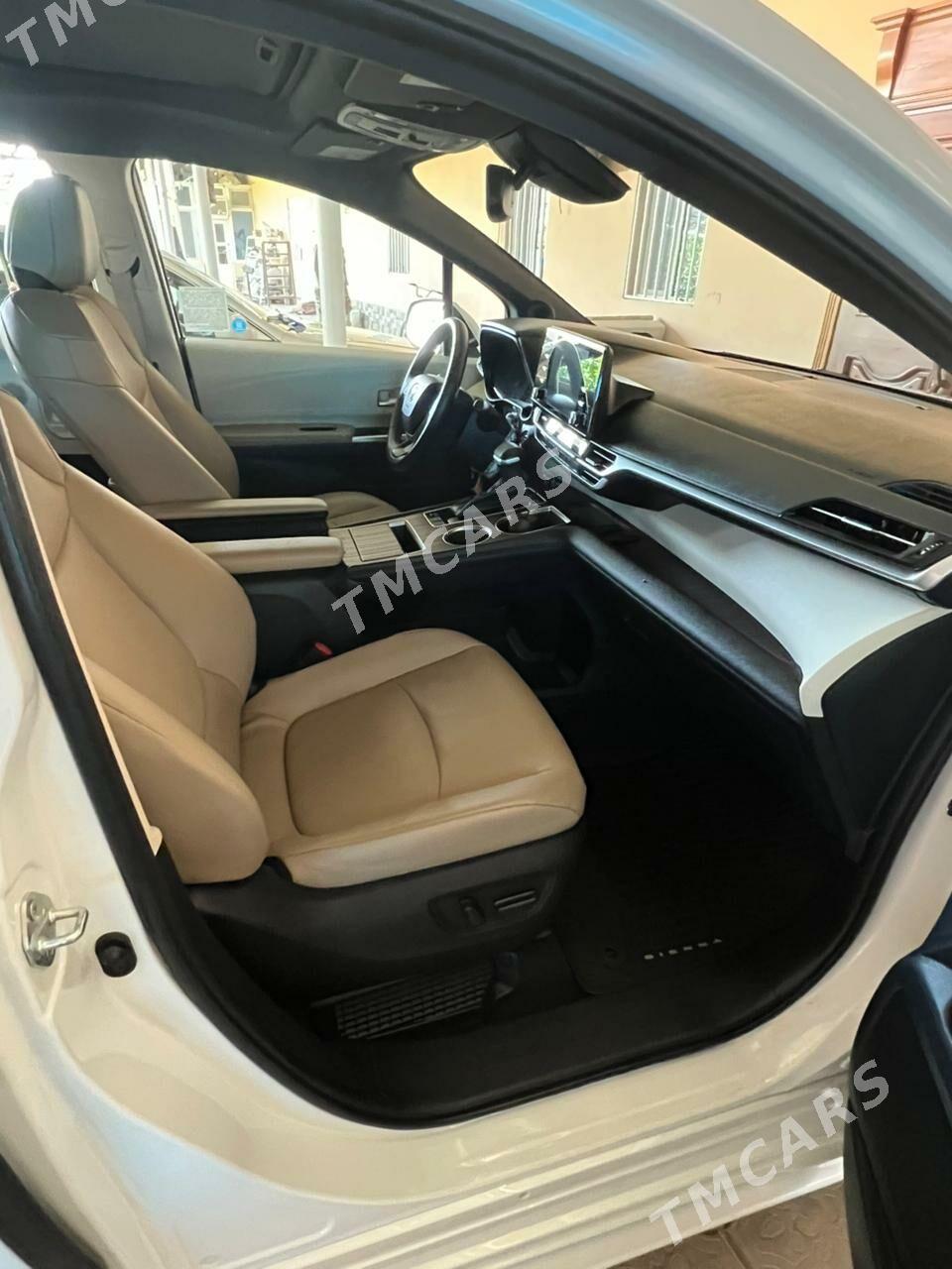 Toyota Sienna 2022 - 690 000 TMT - Мары - img 4