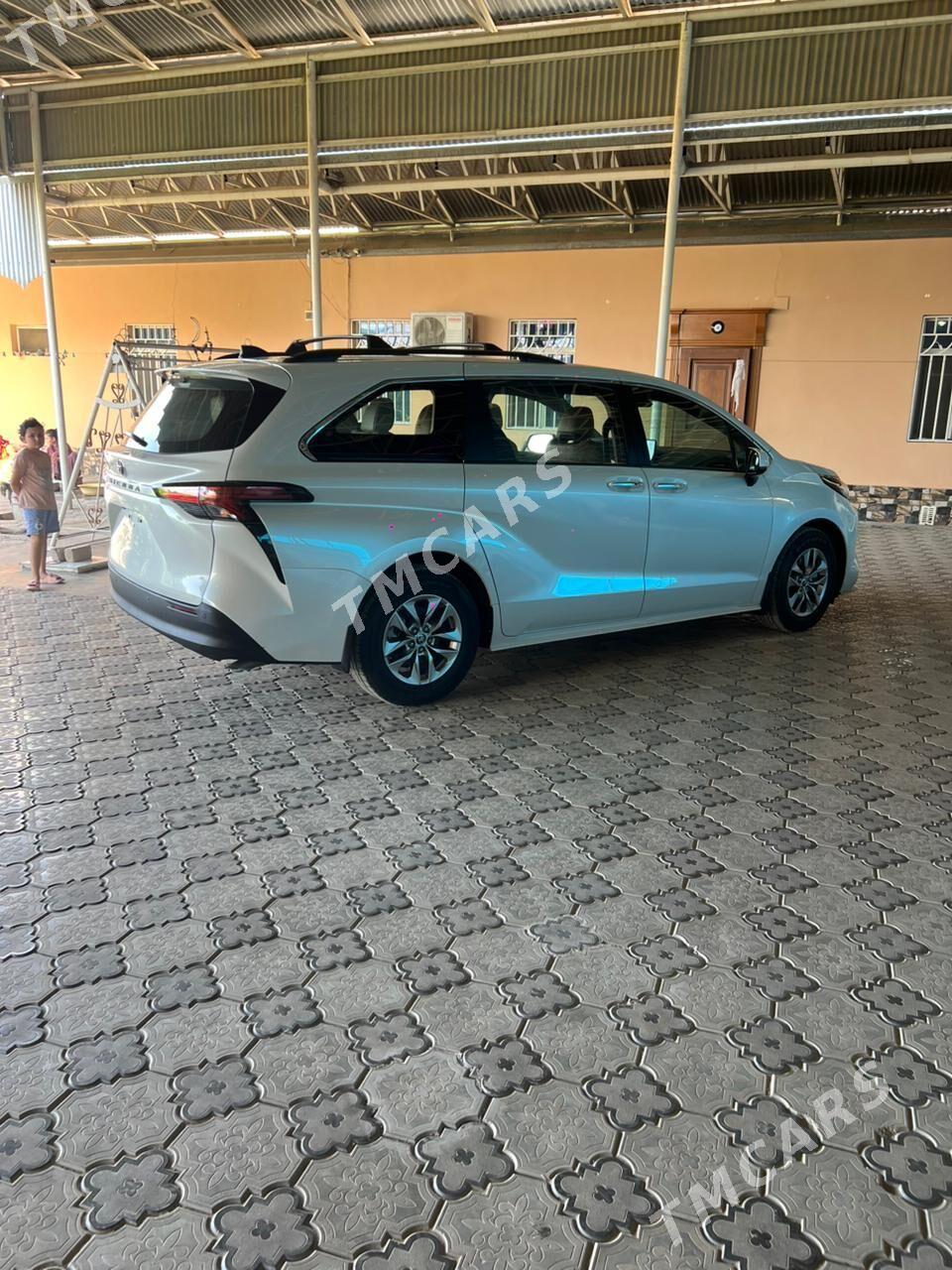 Toyota Sienna 2022 - 690 000 TMT - Мары - img 8