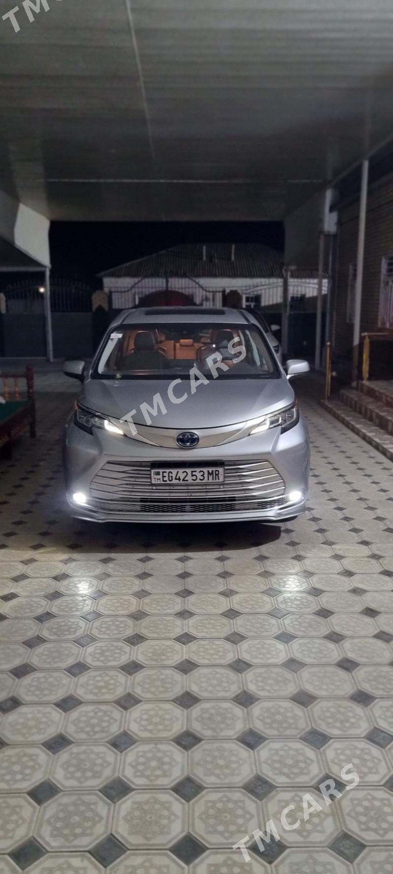 Toyota Sienna 2022 - 540 000 TMT - Сакарчага - img 2