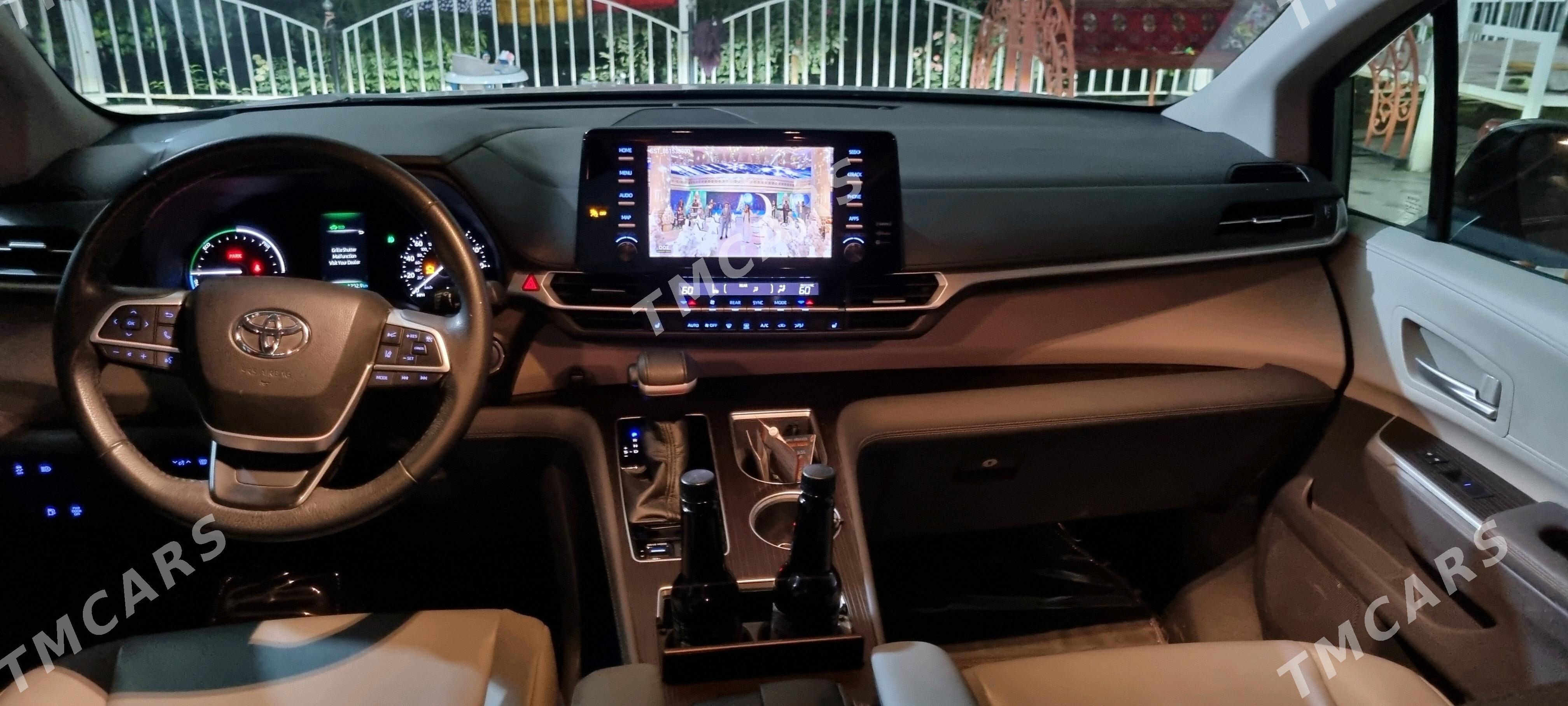 Toyota Sienna 2022 - 540 000 TMT - Сакарчага - img 7