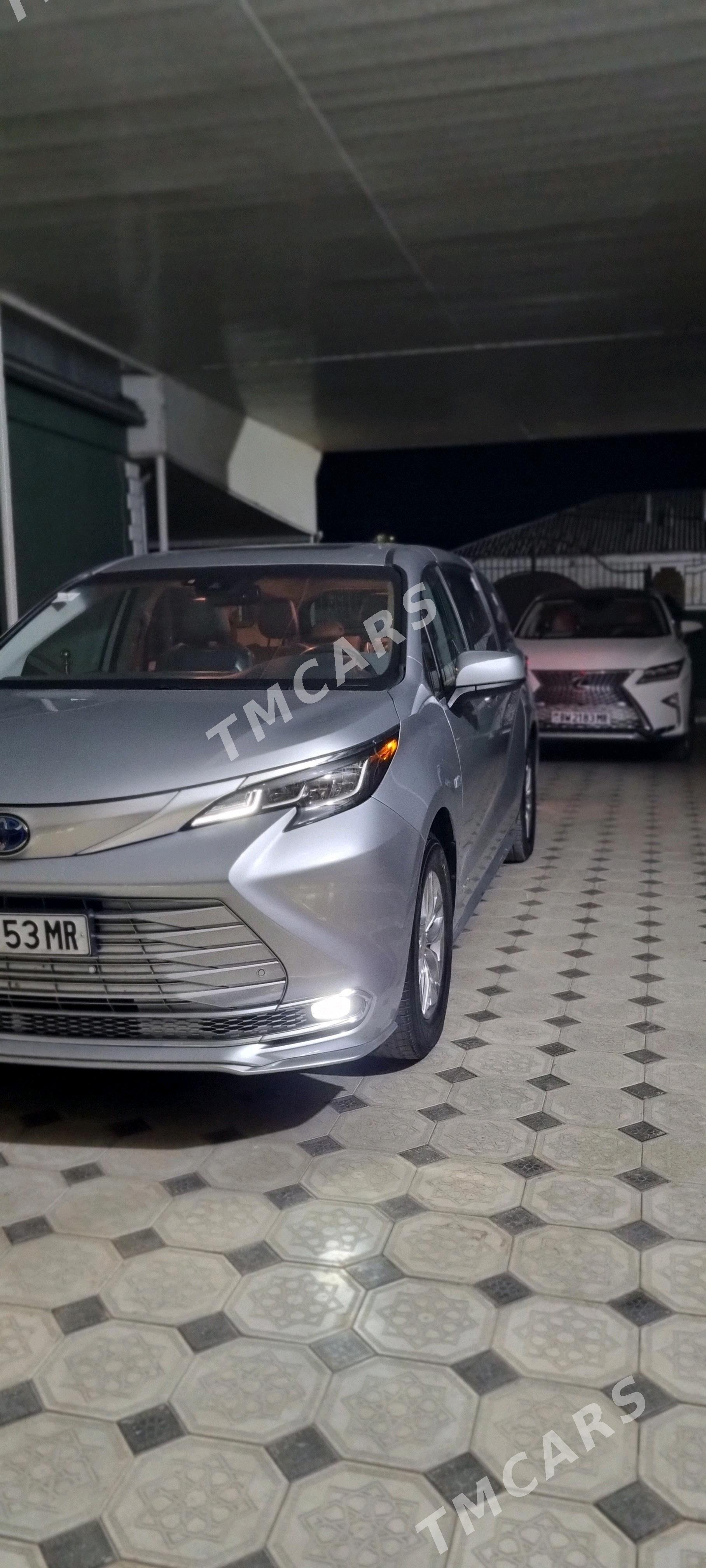 Toyota Sienna 2022 - 540 000 TMT - Сакарчага - img 6