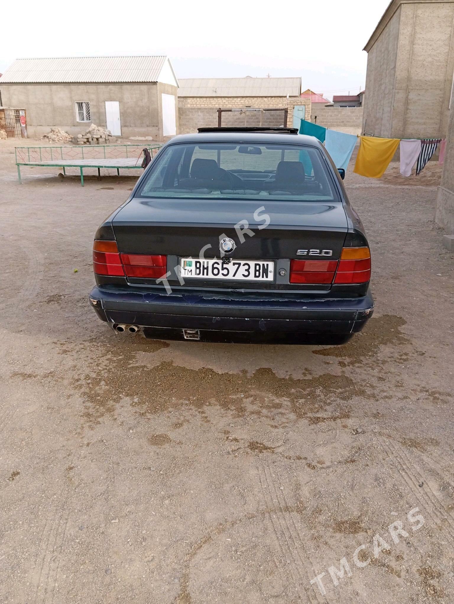 BMW 520 1990 - 40 000 TMT - Гумдаг - img 3