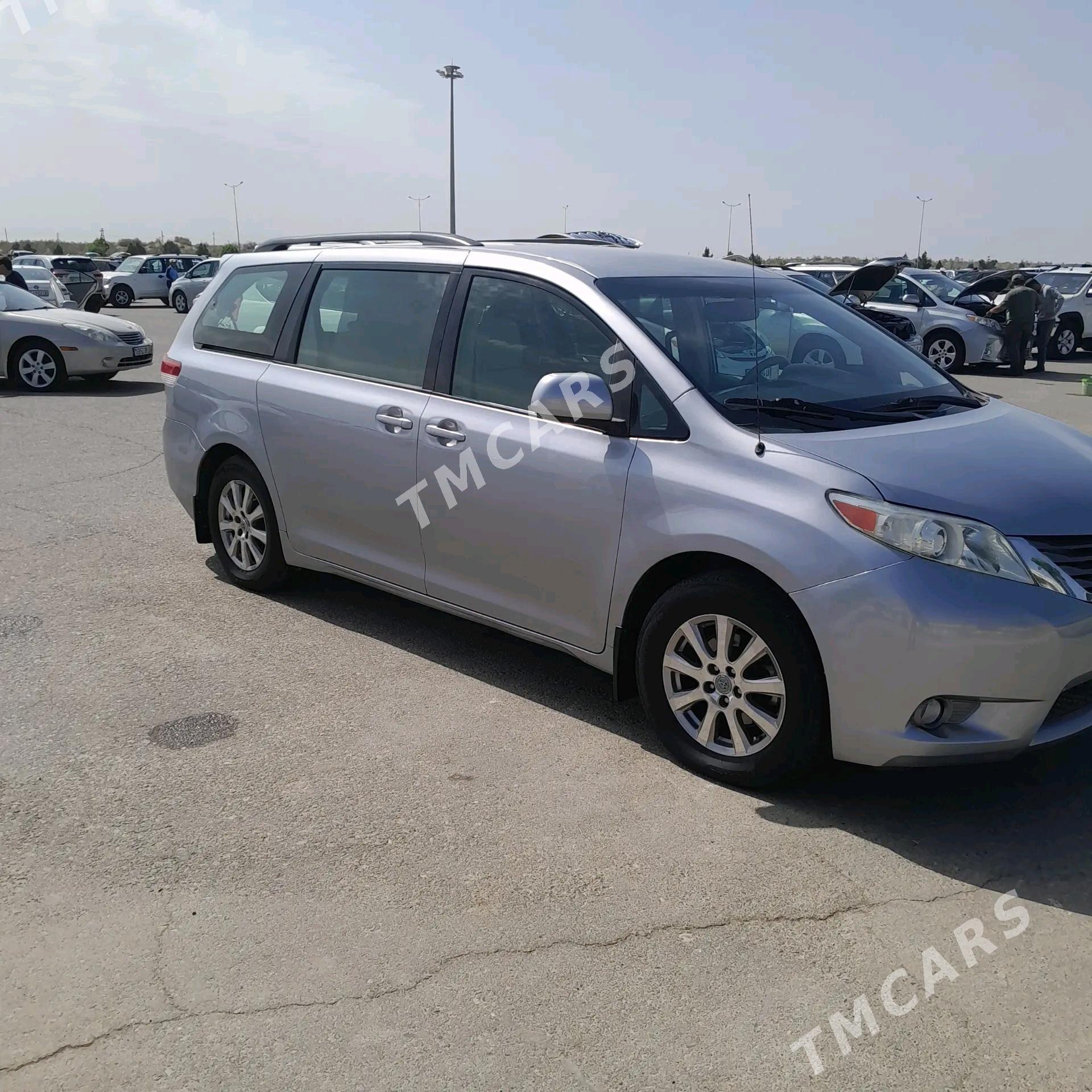 Toyota Sienna 2012 - 269 000 TMT - Дянев - img 3