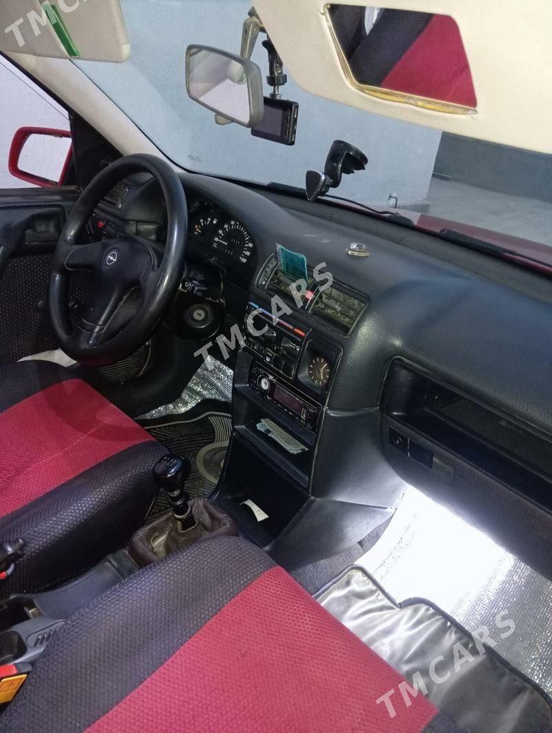 Opel Vectra 1993 - 35 000 TMT - Гурбансолтан Едже - img 5