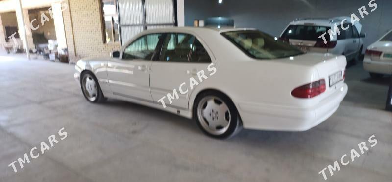 Mercedes-Benz E320 2000 - 110 000 TMT - Мары - img 1