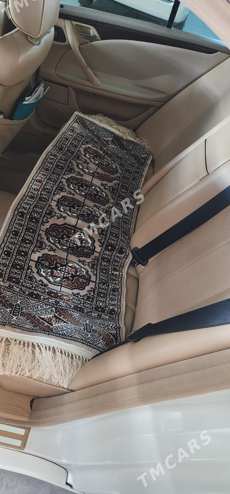 Mercedes-Benz E320 2000 - 110 000 TMT - Мары - img 7