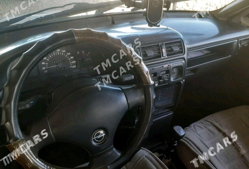 Opel Vectra 1991 - 26 000 TMT - Ёлётен - img 5