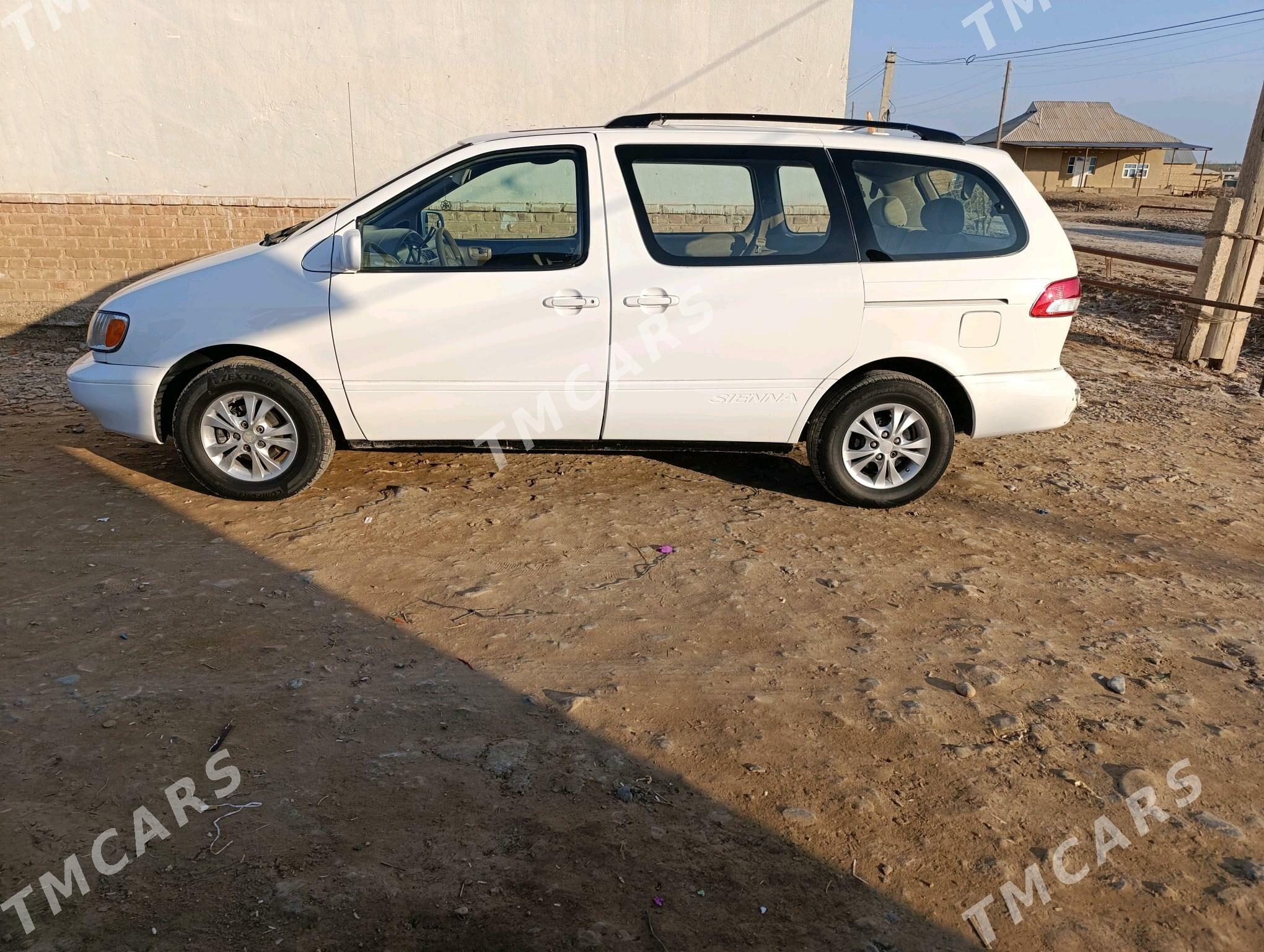 Toyota Sienna 2000 - 125 000 TMT - Бабадайхан - img 4