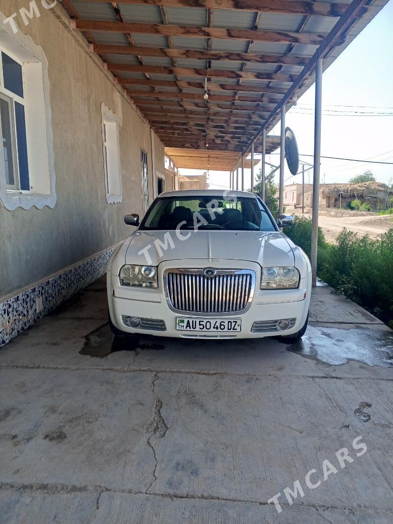 Chrysler 300C 2005 - 75 000 TMT - Дашогуз - img 5