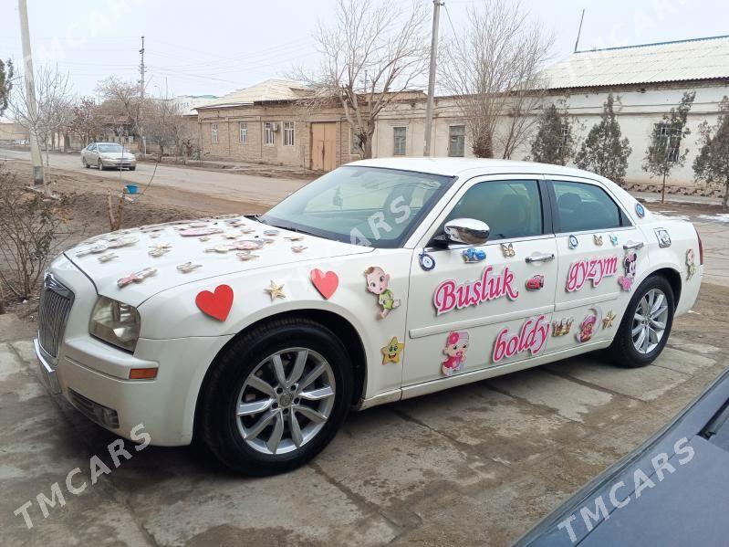 Chrysler 300C 2005 - 75 000 TMT - Дашогуз - img 10