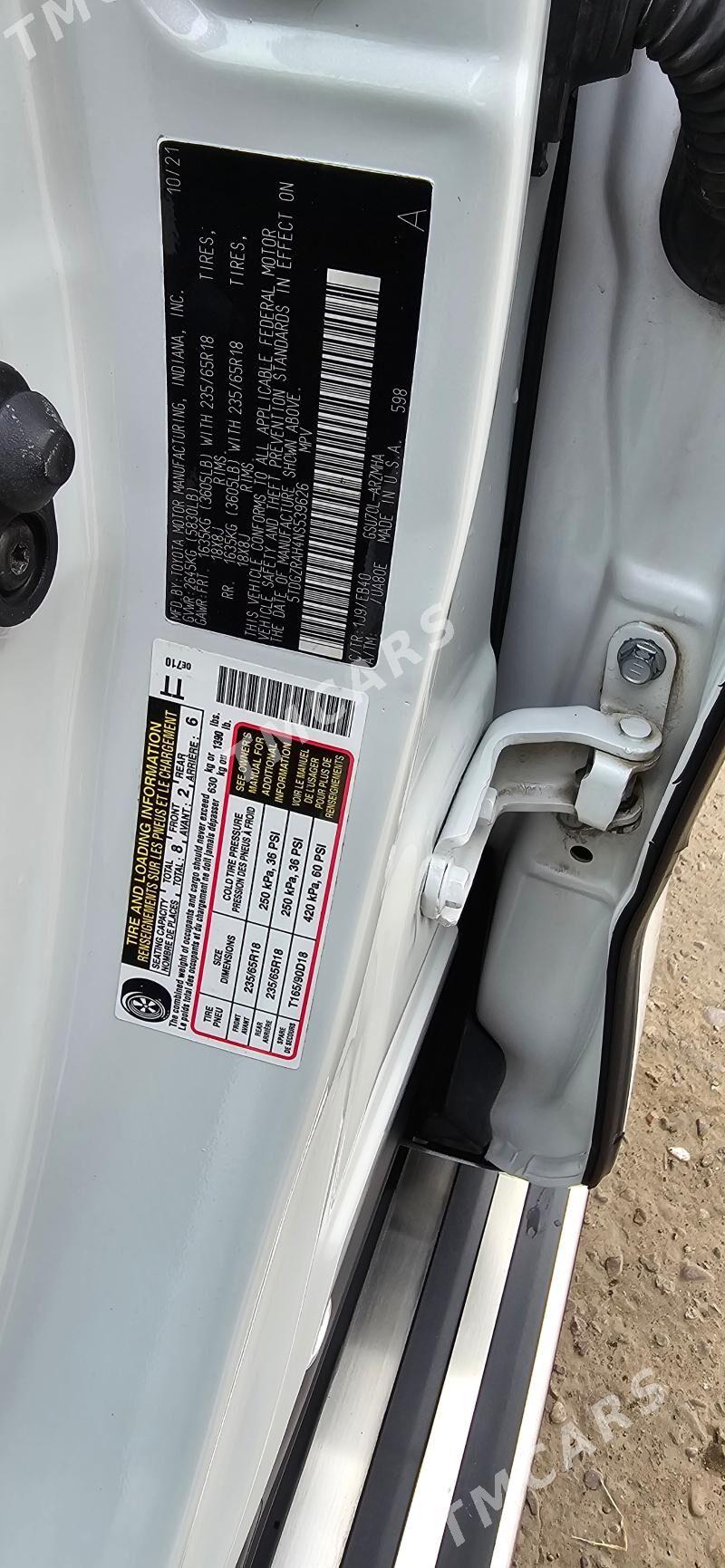 Toyota Highlander 2022 - 540 000 TMT - Мары - img 2