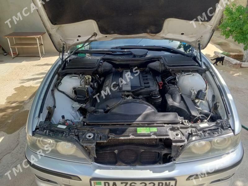 BMW E39 2002 - 140 000 TMT - Türkmenbaşy - img 2
