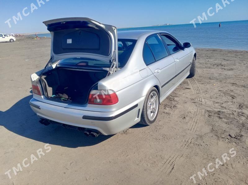 BMW E39 2002 - 140 000 TMT - Türkmenbaşy - img 3