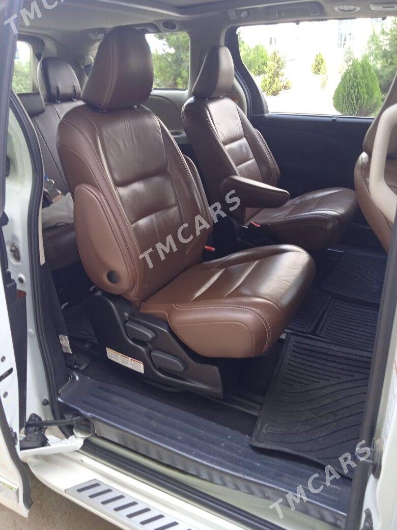 Toyota Sienna 2018 - 670 000 TMT - Ашхабад - img 6