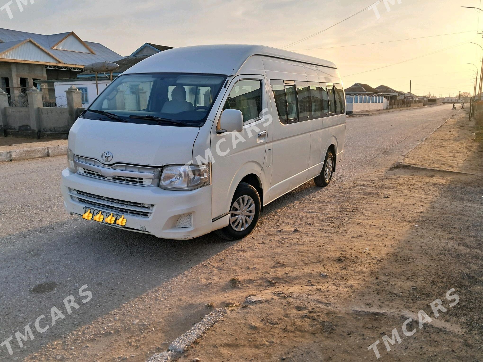 Toyota Hiace 2013 - 240 000 TMT - Esenguly - img 2