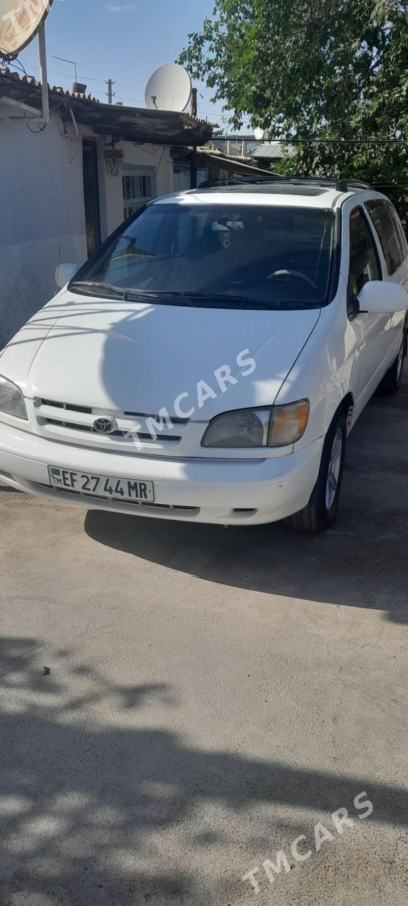 Toyota Sienna 1999 - 133 000 TMT - Мары - img 4