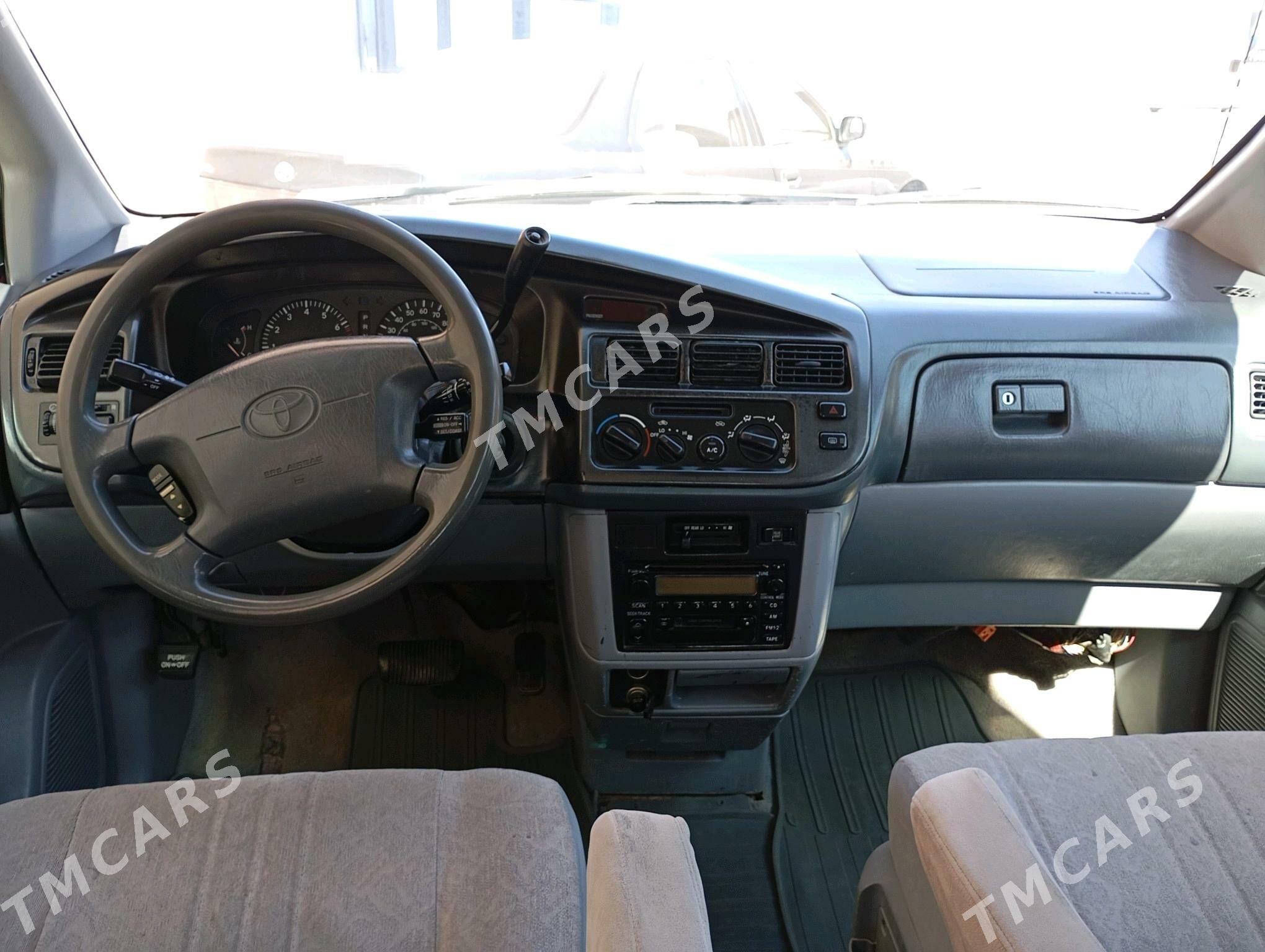 Toyota Sienna 2000 - 130 000 TMT - Мары - img 5