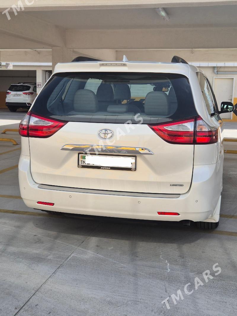Toyota Sienna 2018 - 630 000 TMT - Aşgabat - img 4