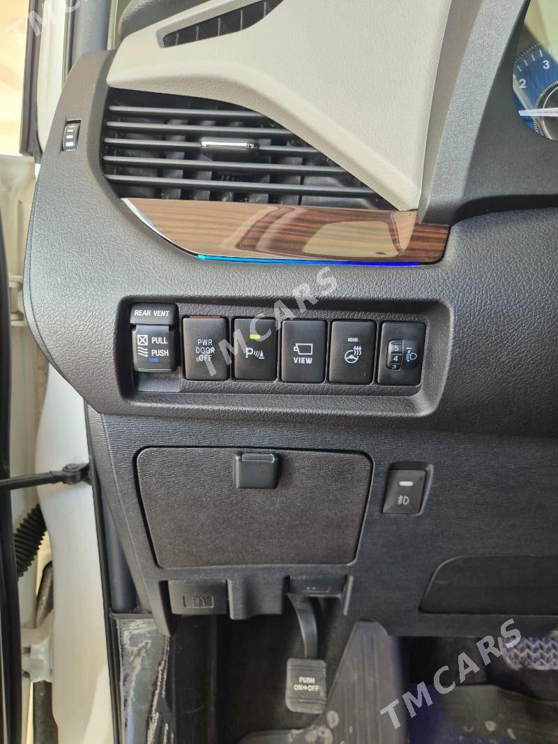 Toyota Sienna 2018 - 630 000 TMT - Aşgabat - img 8