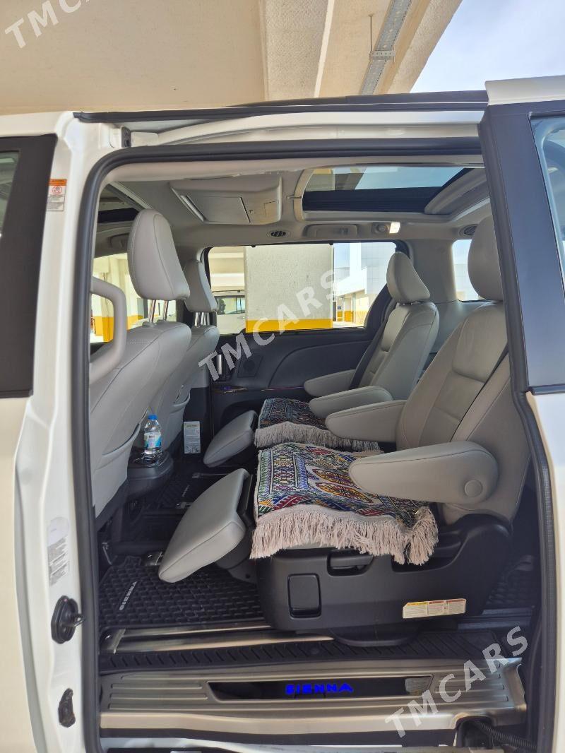 Toyota Sienna 2018 - 630 000 TMT - Aşgabat - img 6