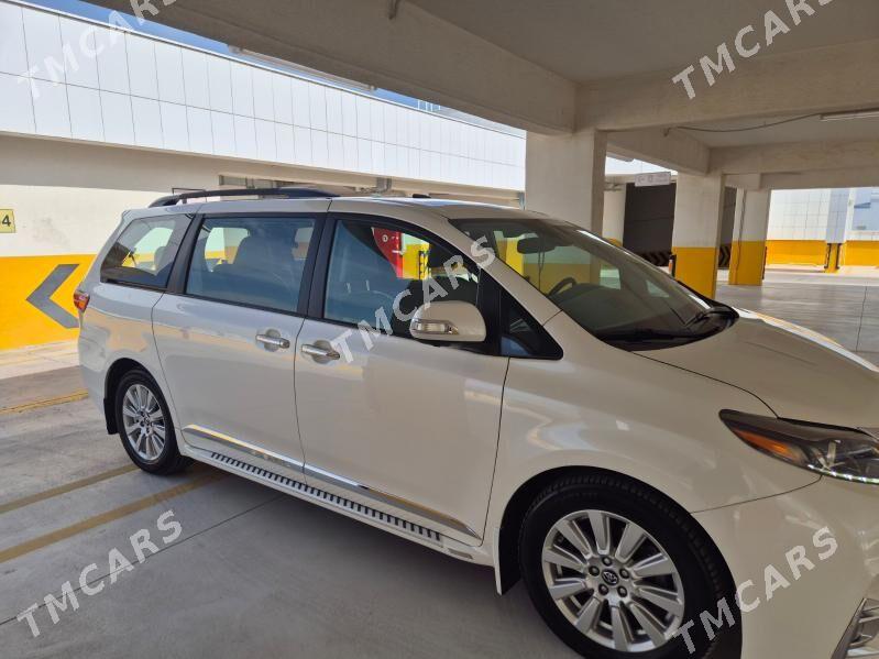 Toyota Sienna 2018 - 630 000 TMT - Aşgabat - img 2