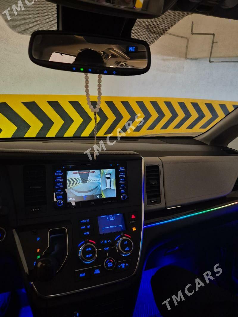 Toyota Sienna 2018 - 630 000 TMT - Aşgabat - img 10