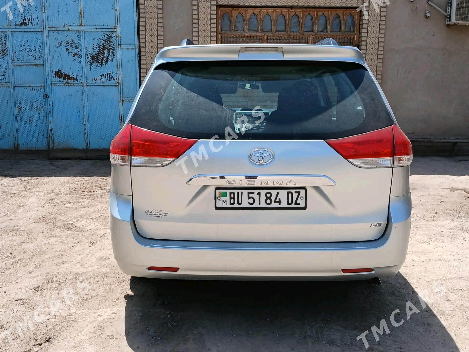 Toyota Sienna 2014 - 290 000 TMT - Gurbansoltan Eje - img 2