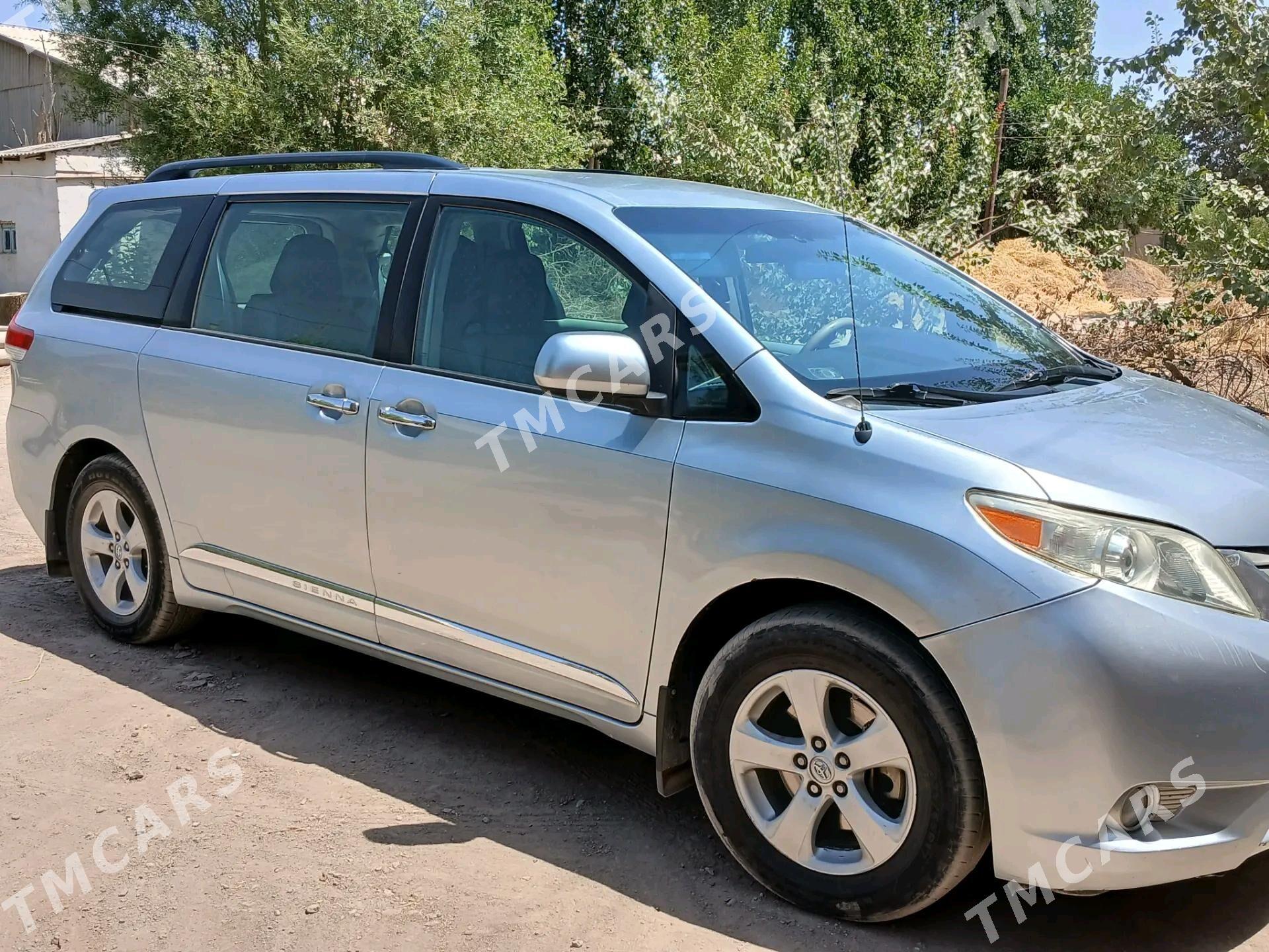 Toyota Sienna 2014 - 290 000 TMT - Gurbansoltan Eje - img 3